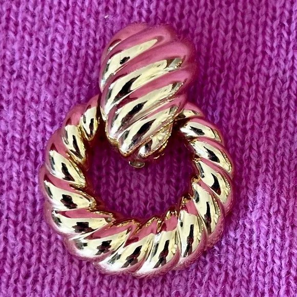 Ciner Vintage Door Knocker Clip on Earrings - Picture 3 of 12